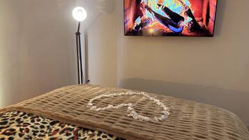 1 chambre, fer et planche à repasser, Wi-Fi, draps fournis