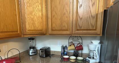 Lovely 2-bedroom duplex in Anchorage perfect for your getaway.