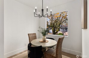 Dining - Modern Seattle Charmer in Central (Seattle)
