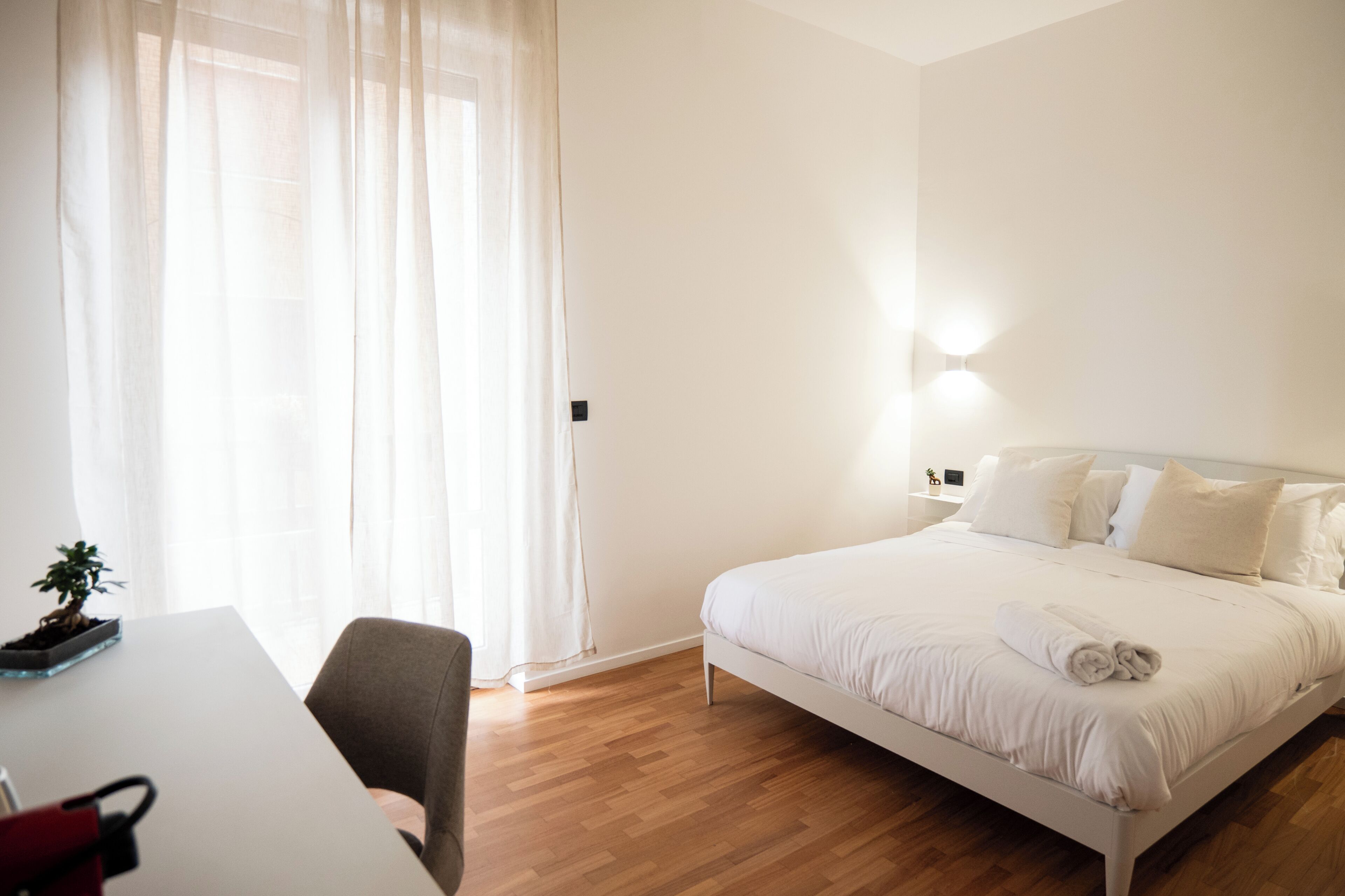 Kamar Double Mewah, pemandangan kota | Minibar, meja kerja, ruang kerja ramah laptop, dan kedap suara