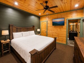 Room - Gatlinburg Lodge 2.0-Just Renovated-20 Ensuite BRs (Gatlinburg)