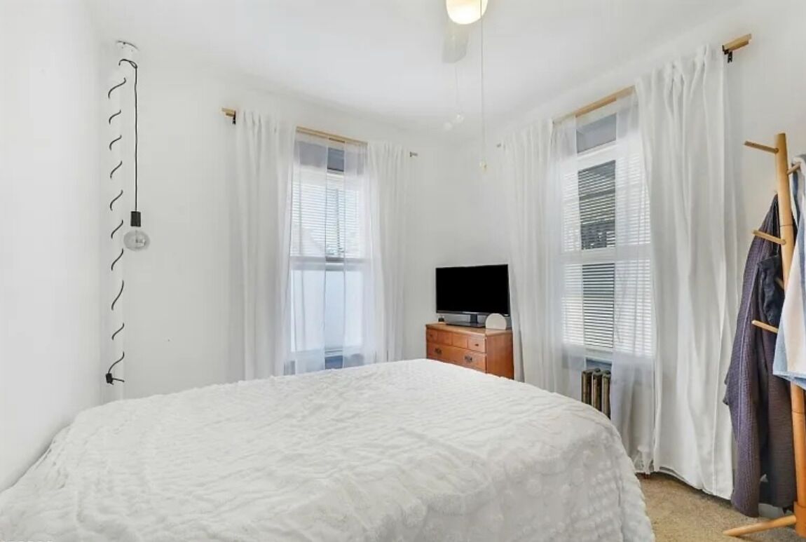 3 bedrooms, bed sheets