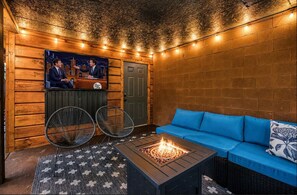 Lobby - NEW Clover Ridge Cabin ~ Hot Tub + Outdoor TV + Fire Table + Secluded Blue Ridge (Blue Ridge)