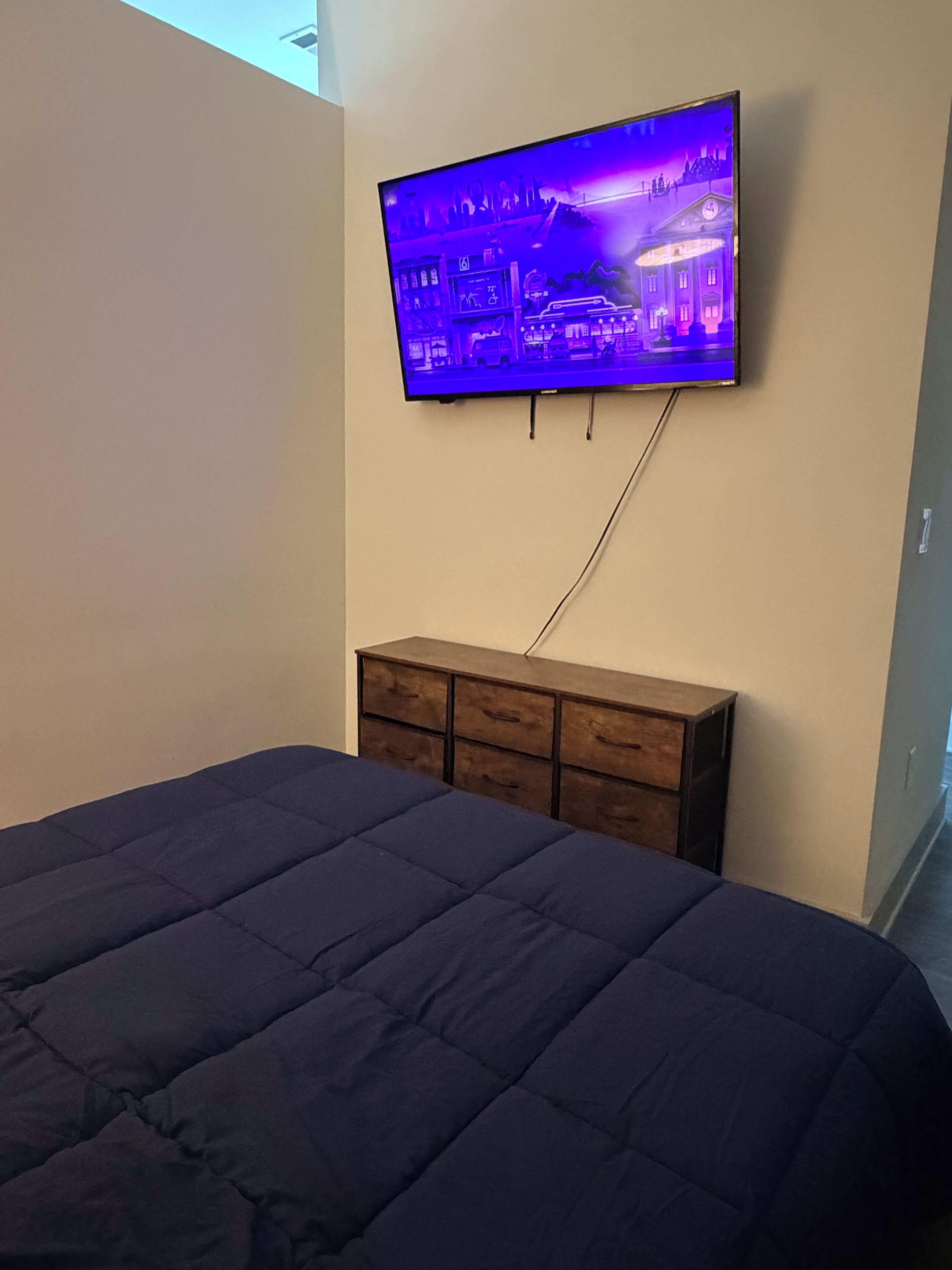 WiFi, bed sheets