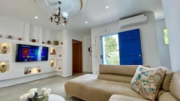 Appartement, 3 chambres, fumeur, balcon | Salle de séjour