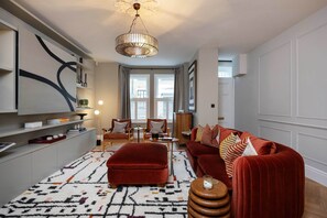 Living area - Riverside Fulham Living | Stunning Elegant London Home Steps from the Thames (London)