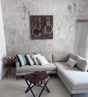 Smart TV - Casa Mayi | Private house with a pool (Mérida)