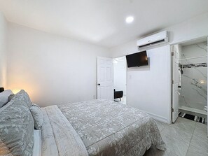 1 chambre, fer et planche à repasser, accès Internet, draps fournis