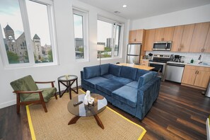 Smart TV - Chicago 4BR/3BA South Getaway Near McCormick Place (Chicago)