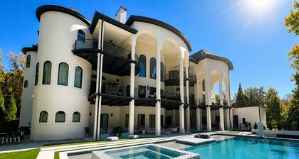 Resort style getaway, perfect for the WORLD CUP in ATLANTA