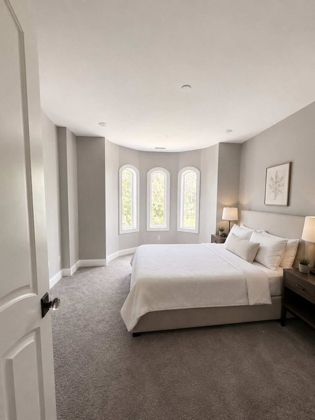 5 bedrooms, iron/ironing board, internet, bed sheets