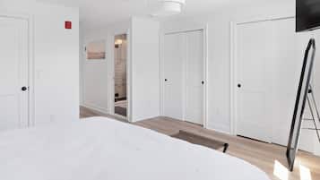 2 bedrooms, iron/ironing board, travel cot, free WiFi