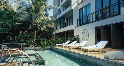 3 Bedroom Penthouse near to Seven Mile Beach, 5* Eco Hotel in Grand Cayman