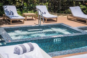 Pool - 3 Bedroom Penthouse near to Seven Mile Beach, 5* Eco Hotel in Grand Cayman (West Bay)