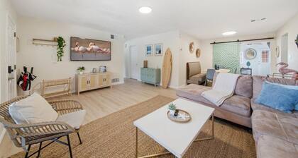 Beachside Oasis + Walk to Beach & Downtown + Dream Courtyard