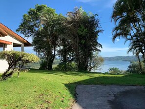 Property grounds - Location, Location! Near Tilaran 360`views house (Río Chiquito)