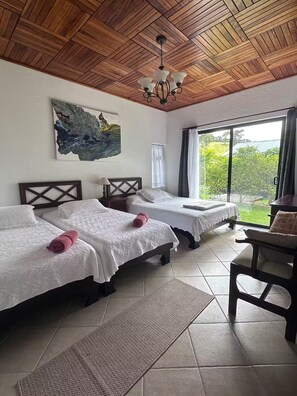 2 bedrooms, WiFi, bed sheets - Location, Location! Near Tilaran 360`views house (Río Chiquito)