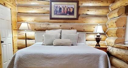 Hiker's Hideaway Suite #256