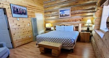 Knotted Pine Suite #251