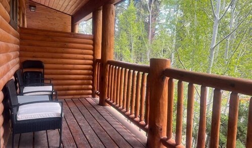 Squirrel Hollow #81 • Riverfront Suite on Main Street