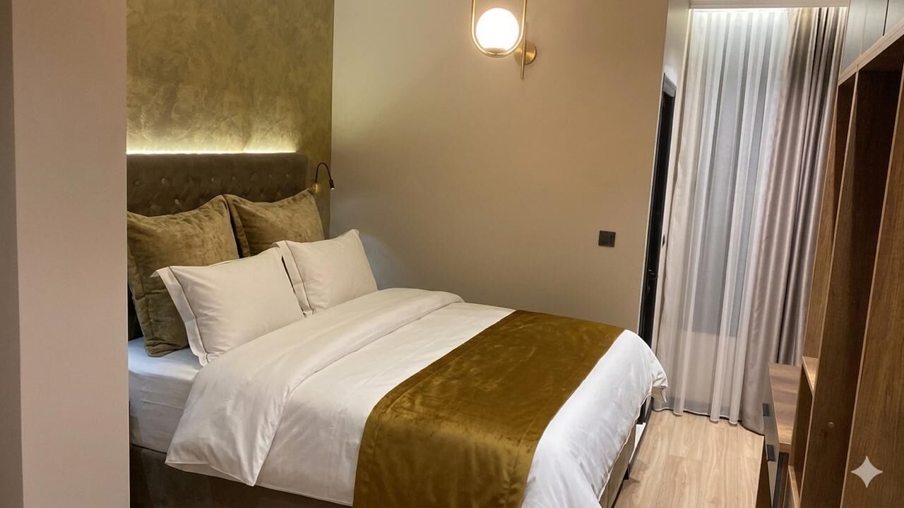 Deluxe Suite, City View