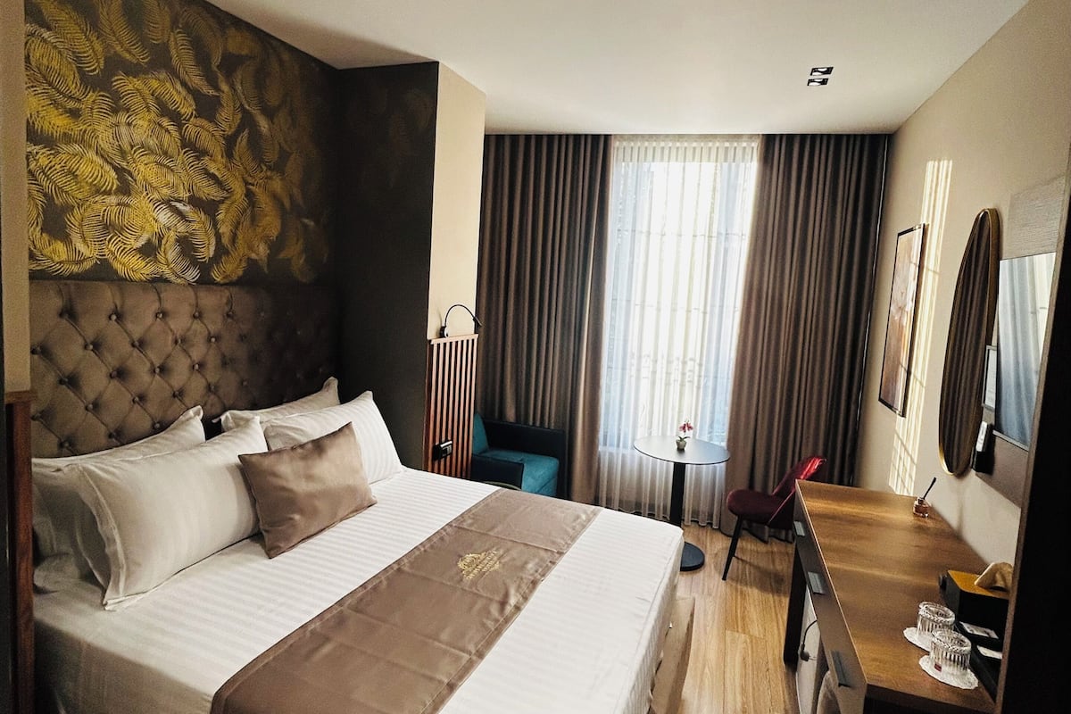 Deluxe Suite, 1 Queen Bed