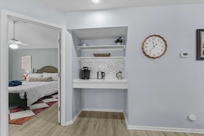 Room - Tee & Tide | Golf + Sunset Beach Getaway (Sunset Beach)