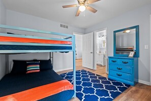 Room - Oceanview Condo, Pool, Walk to CB Pier! Villa (Carolina Beach)