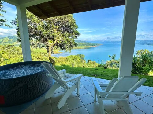 Top View Cottage in Lake Arenal