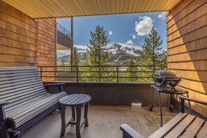 Property grounds - NEW! Skycrest Mtn View | Ski, Hike, Soak, Repeat (Big Sky)
