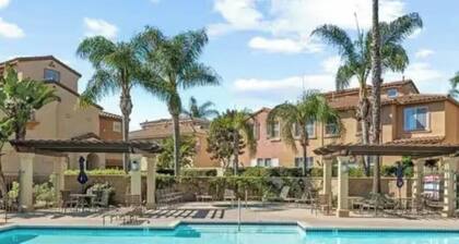 Gorgeous 3-bedroom townhome in Carlsbad near the beach