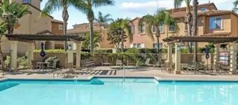 Gorgeous 3-bedroom townhome in Carlsbad near the beach