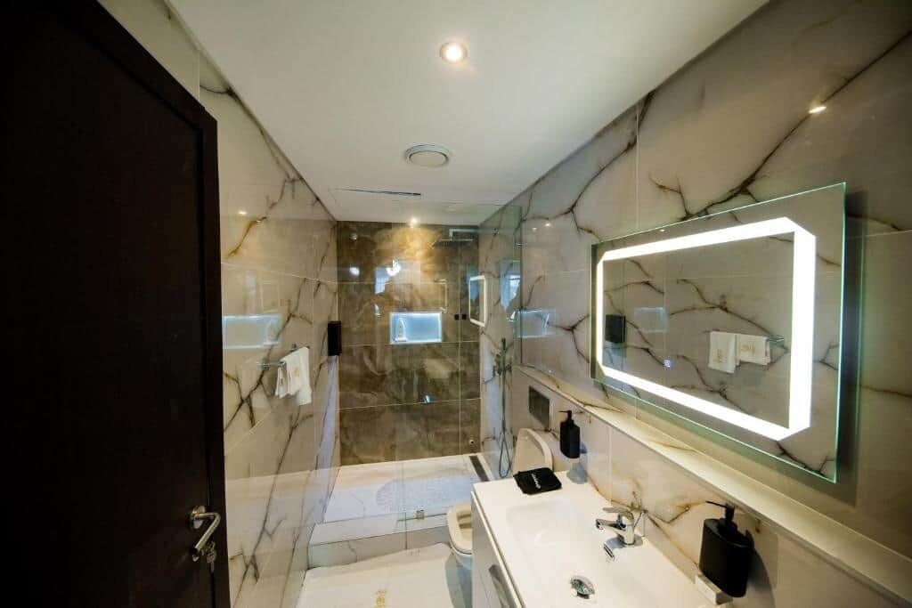 828674313 bathroom 1 bedroom