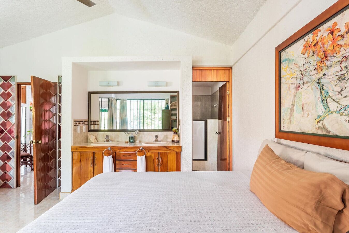 Desk, iron/ironing board, free WiFi, bed sheets