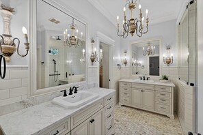 Douche, serviettes fournies