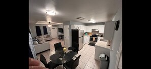 Interior - Delightful 2-bedroom apartment with AC in Edinburg (Edinburg)