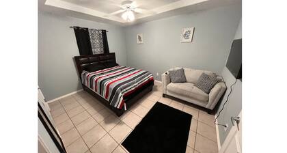 Delightful 2-bedroom apartment with AC in Edinburg