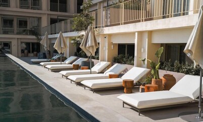 Apartment with pool and gym
