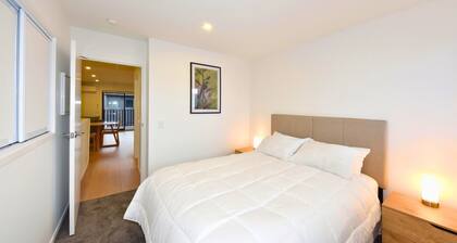 Cosy City Stay with Shared Sauna Access