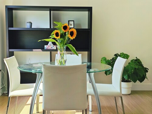 Cozy Vancouver Laneway House 2BR! 10 mins to UBC