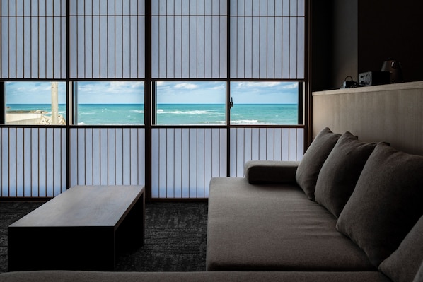 Panoramic Suite, Ocean View | Living area