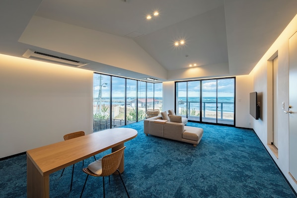 Panoramic Suite, Balcony, Ocean View | Bahagian dalam