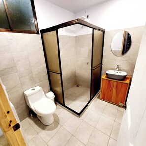 Casa, 2 quartos, varanda | Banheiro