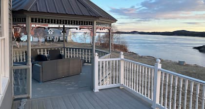Peaceful Ocean Front Retreat For Quiet People Who Love Natural Beauty