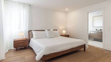 4 bedrooms, WiFi, bed sheets