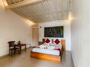 Desk, free WiFi - Villa Olala Penida (Klungkung)