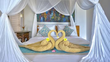 Deluxe Double Room, Pool View | Desk, free WiFi