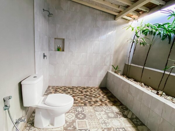 Towels, soap, shampoo, toilet paper - Villa Olala Penida (Penida Island)