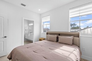 4 Schlafzimmer, Bügeleisen/Bügelbrett, WLAN, Bettwäsche