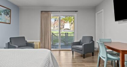 Victorian Inn #117 | King Bed